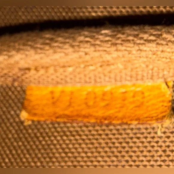 LOUIS VUITTON Monogram Pochette Accessories - Picture 10 of 10